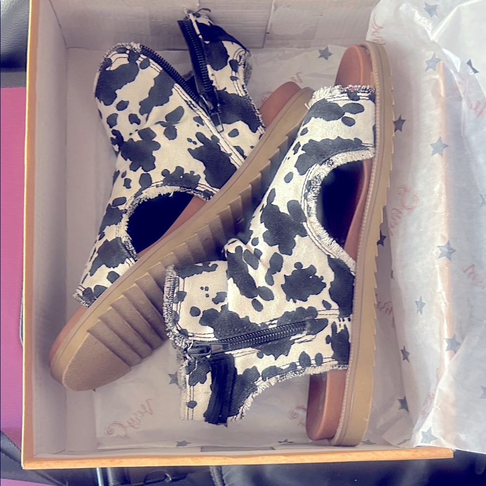 Very G Black and White Cow Print Sandals